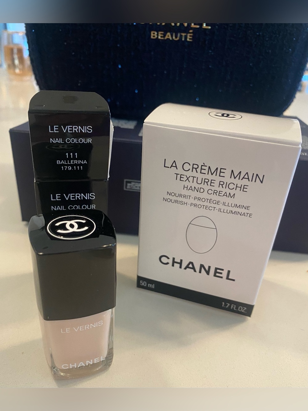 New Chanel Coveted Essentials Beauty Gift Set - Picture 6 of 8